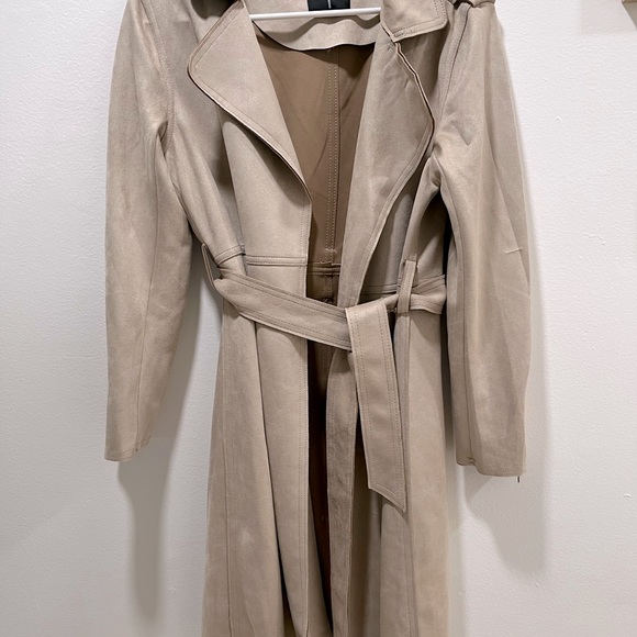 Tahari Jackets & Blazers - Women’s Belted Beige Coat.